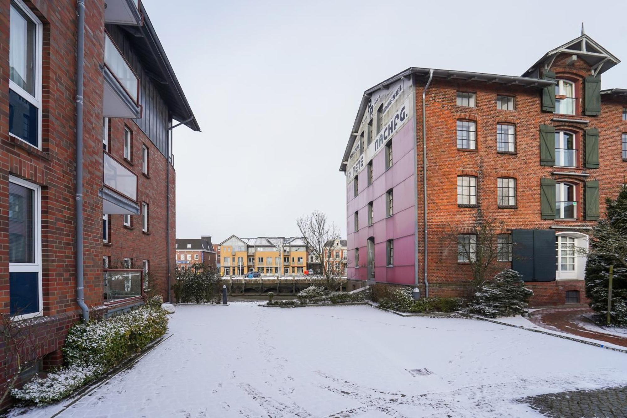 Anker Mal Kaimauer Apartment Husum  Bagian luar foto